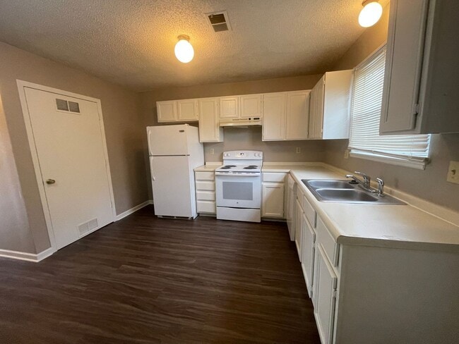 Building Photo - 2507 W 27th St