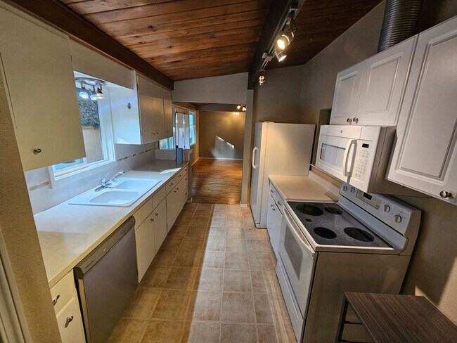 Building Photo - 8827 - Garland