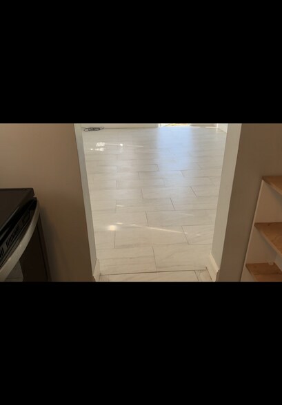 Building Photo - 217 SW 4th Ave