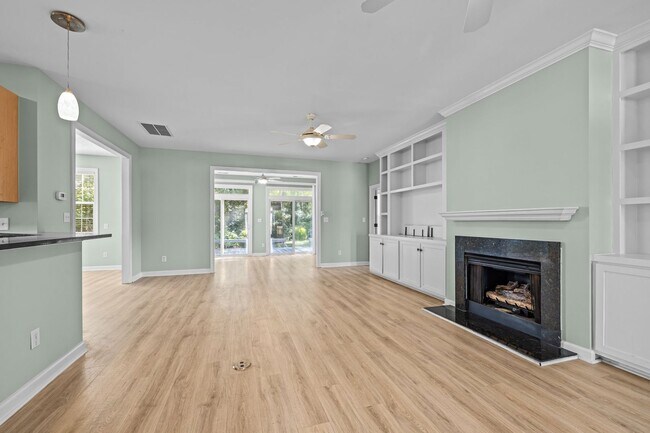 Building Photo - Four Bed Brandywine Home Available Now