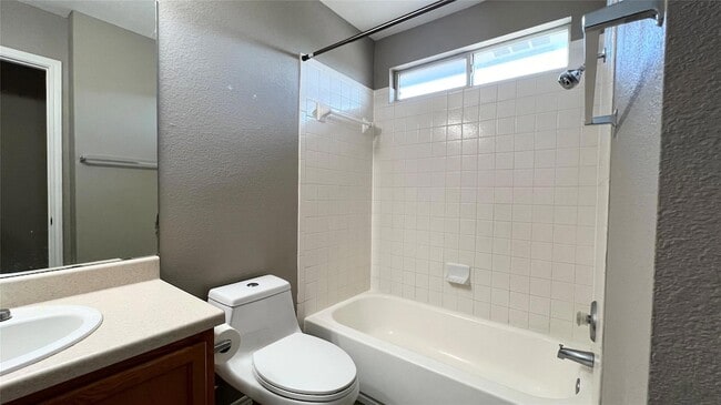 Building Photo - 13905 Briarcreek Loop