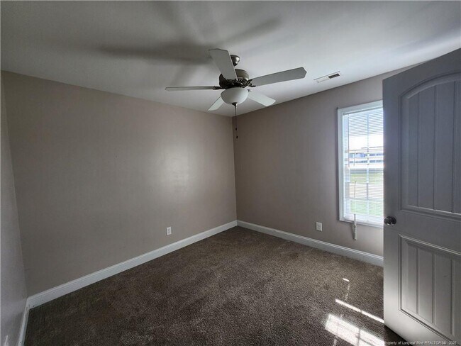 Building Photo - 141 Masters Ct