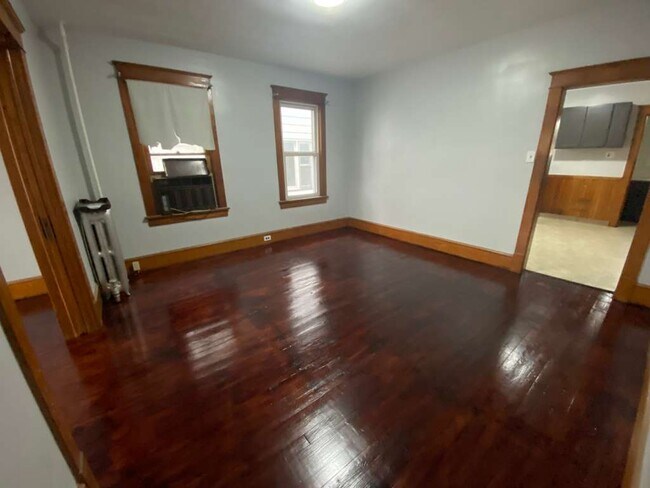 Building Photo - 590 N Franklin St