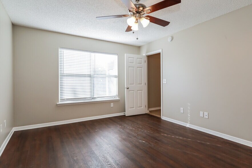 Building Photo - 4640 Ridge Walk Ln