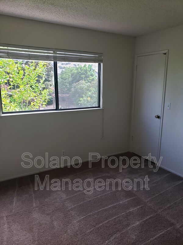 Building Photo - 3210 Mustang Cir