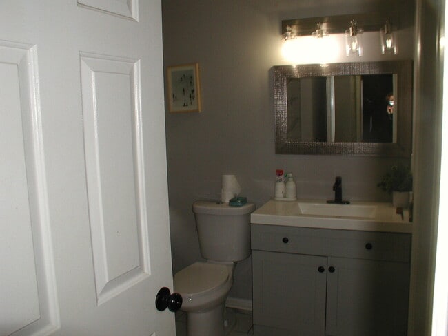 Building Photo - Villages at Berkley - Two bedroom two bath...