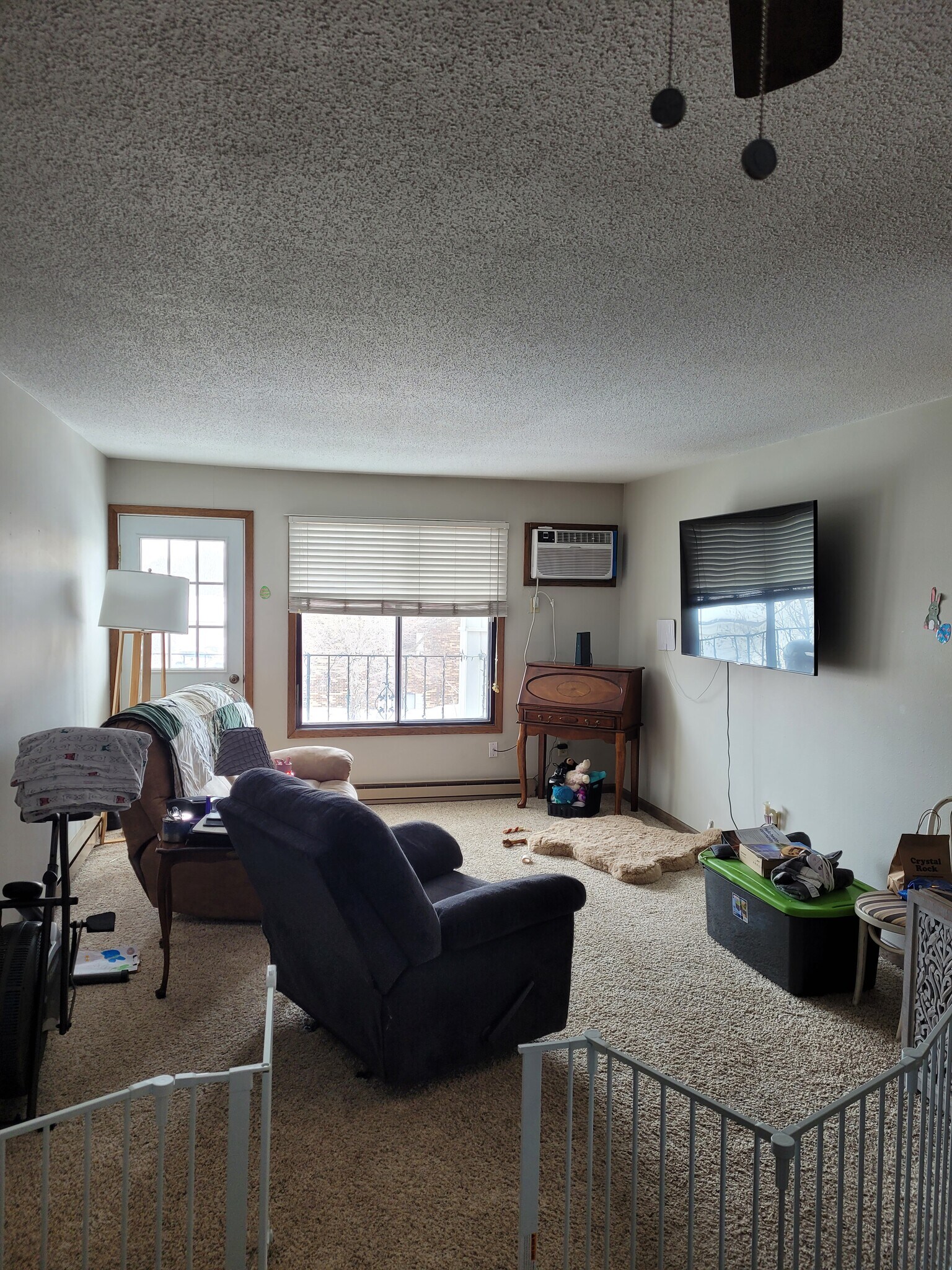 Building Photo - 341 Prairiewood Cir S