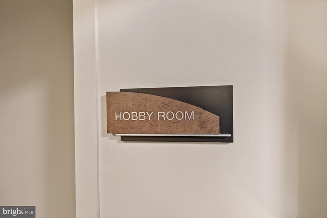 Building Photo - 5904 Mt Eagle Dr