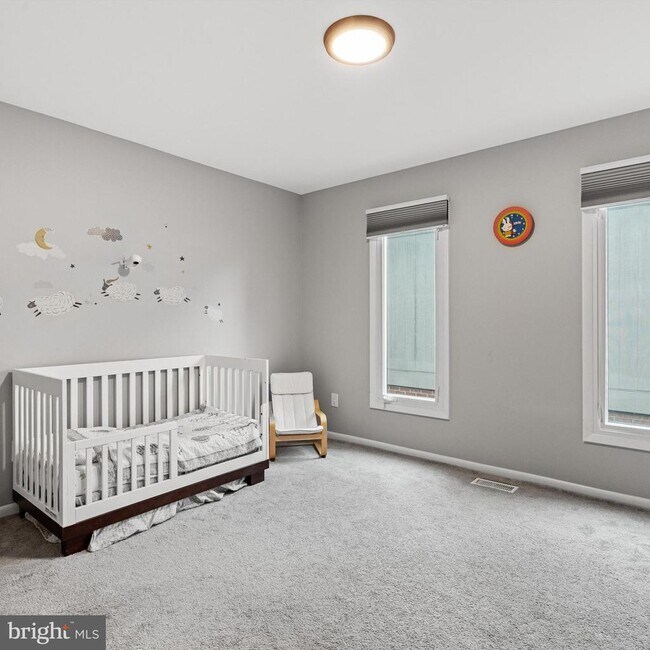 Building Photo - 3704 Oak Hill Way