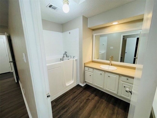 Building Photo - 2431 Deer Run