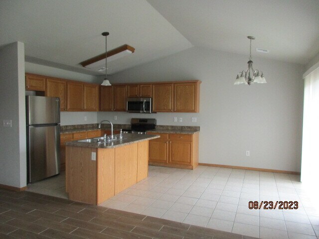 Kitchen/Dining - 2306 W Oak Park Pl