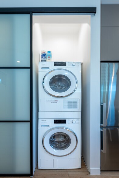 Building Photo - 18740 Merridy St