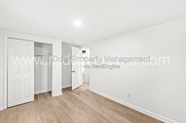 Building Photo - 1037 W 30th St
