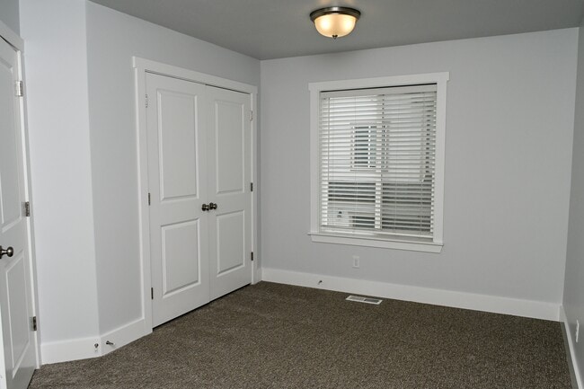 Building Photo - 2041 N 380 E