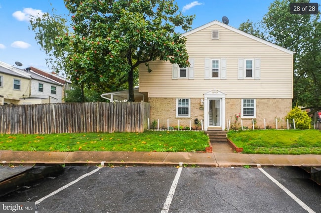 Primary Photo - 10228 Winchester Ct