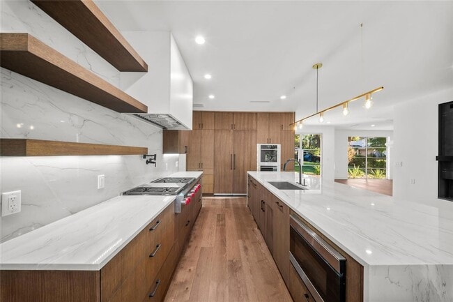 Building Photo - 2904 Westhill Dr