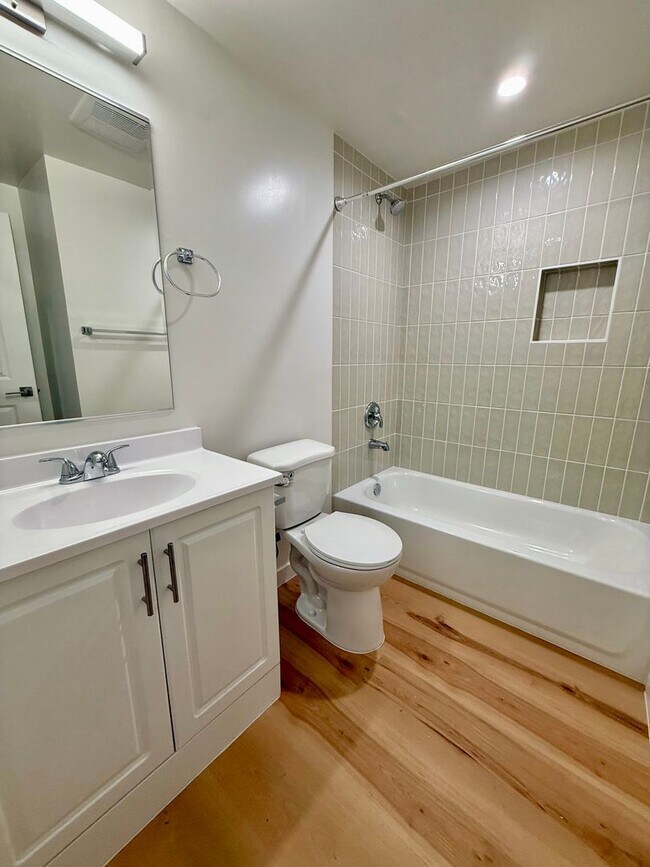 Building Photo - 2922 8th Ave