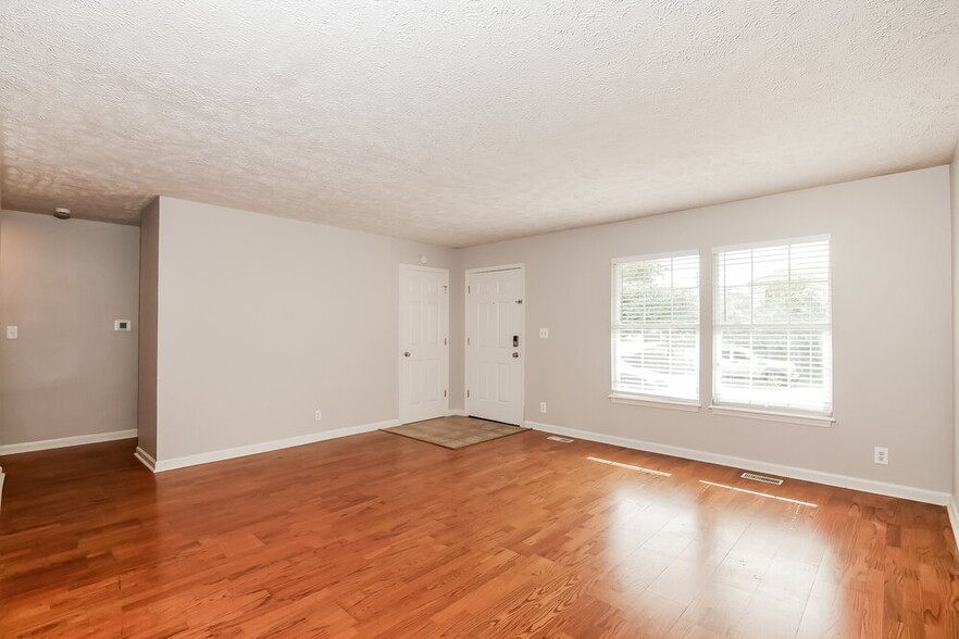 Building Photo - 8858 Frontenac Rd