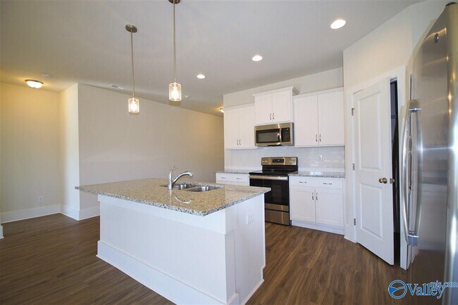 Building Photo - 104 Williams Pointe Boulevard SW