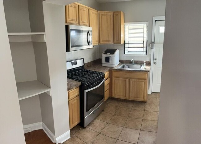 Building Photo - 414 N Bouldin St