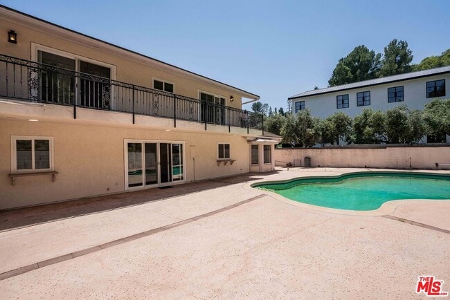 Building Photo - 1181 Somera Rd