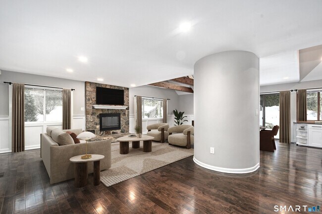 Building Photo - 17 Ferry Ln