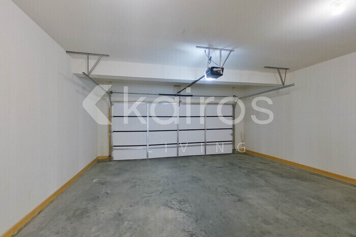 Building Photo - 6914 Bluebell Ct