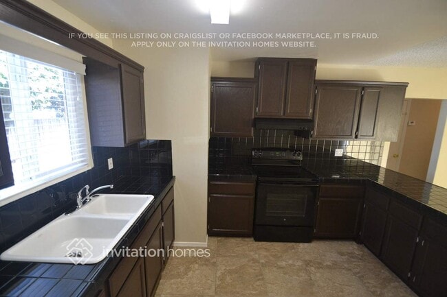 Building Photo - 272 De Soto Dr