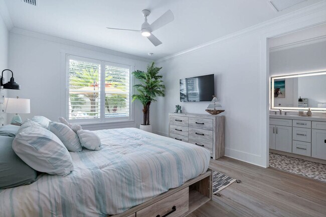 Building Photo - 5484 3rd St