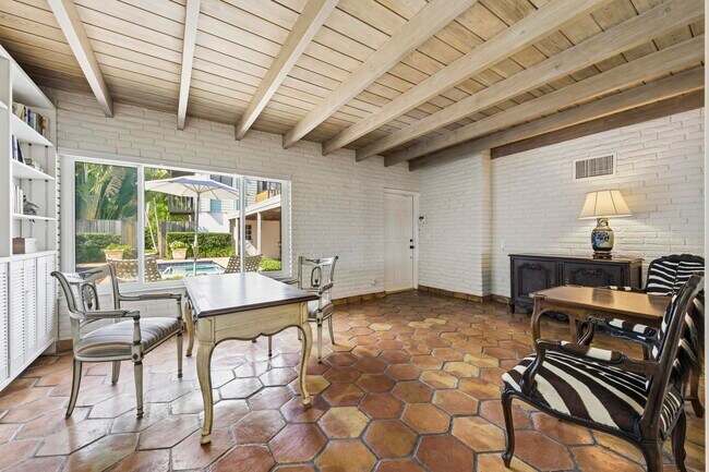 Building Photo - 3208 N Flagler Dr