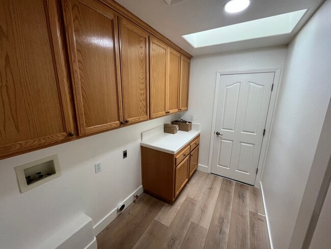 Building Photo - 2825 Cathedral Ln