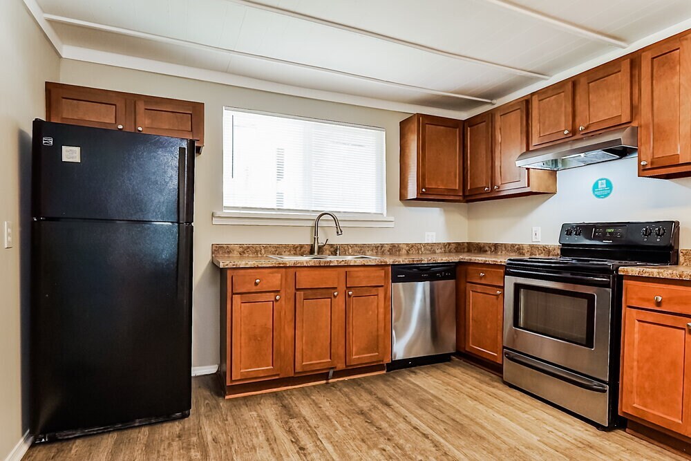 Building Photo - 328 Pleasant Valley Dr