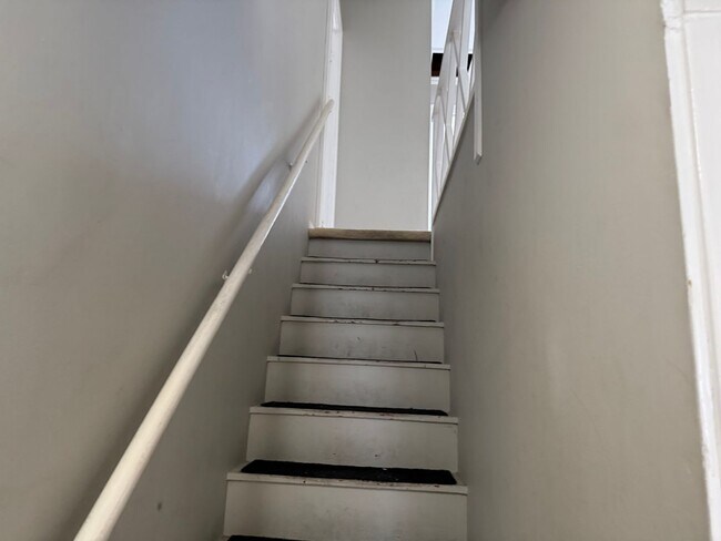 Building Photo - 105