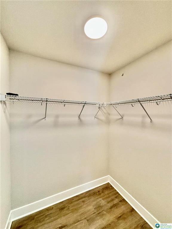 Building Photo - 1411 Greenview Dr