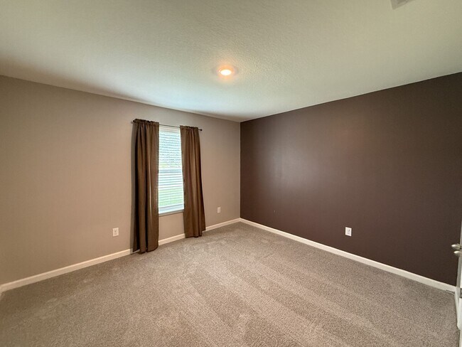 Building Photo - Beautiful 3 bedroom 2 bath brick craftsman home available for rent! POWER INCLUDED!