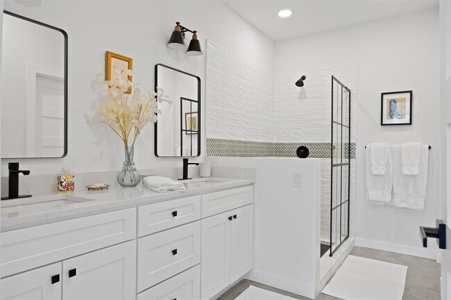 Building Photo - 22 Creekside Dr