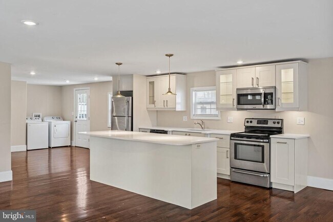 Building Photo - 2730 Old Cedar Grove Rd