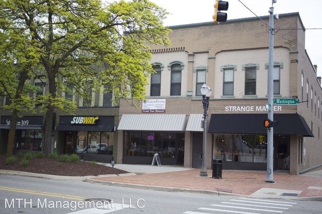 Building Photo - 1 br, 1 bath  - 329 S. Washington Square
