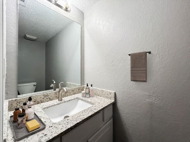 Building Photo - 610 Wolftrap Dr