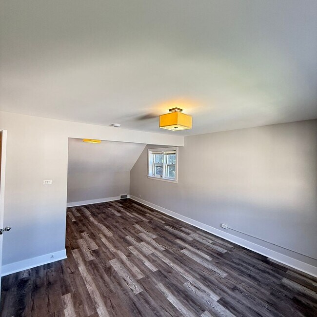 Building Photo - 4240 Gilbert Ave