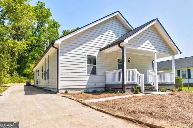 Building Photo - 1211 Spring Creek St SW