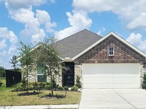 Building Photo - 15019 Crown Mnr Dr