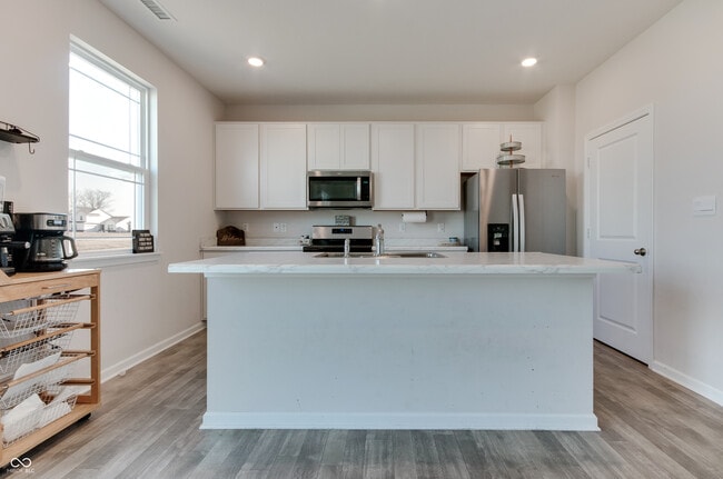 Building Photo - 2208 Gambel Ln