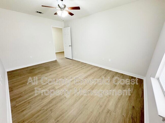 Building Photo - 293 Dahlquist Dr