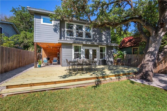 Building Photo - 1501 Brackenridge St