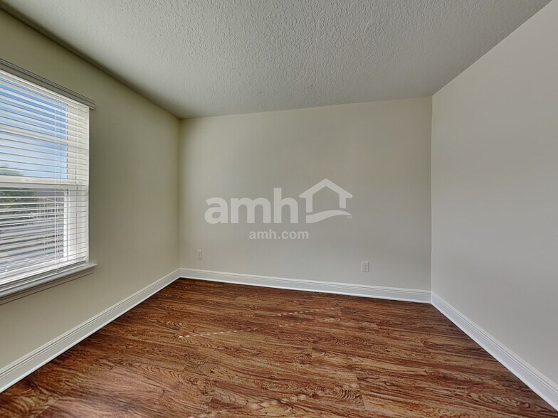 Building Photo - 719 Zarabrooke Ct