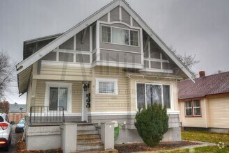 Building Photo - Garland Triplex