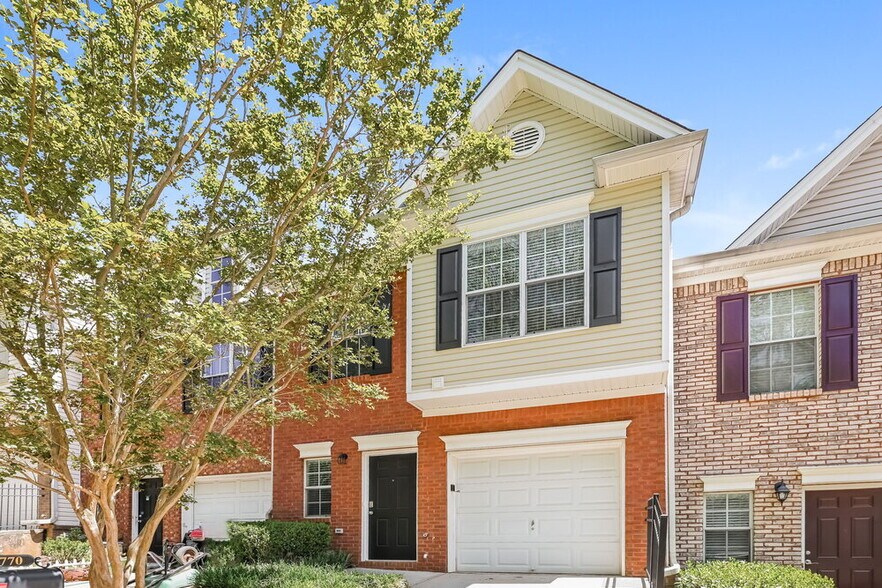 Primary Photo - 770 Brookside Parc Ln