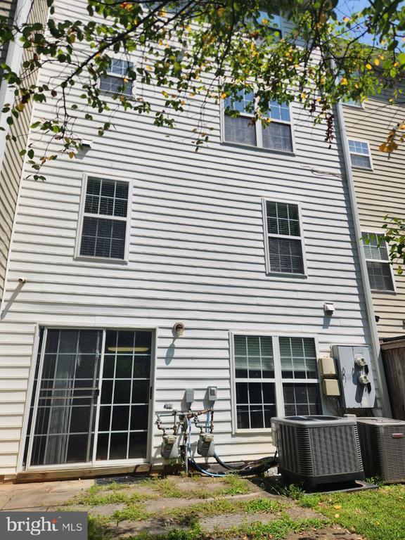 Building Photo - 13970 Lullaby Rd