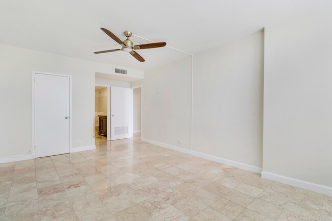 Building Photo - 2800 N Flagler Dr